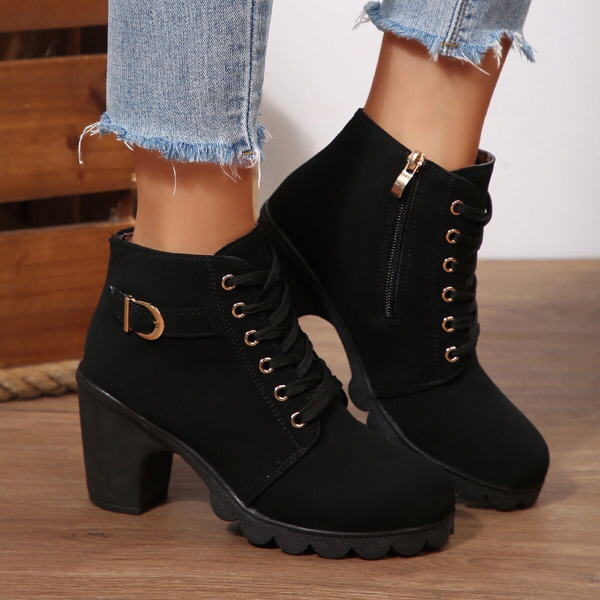 Women's Chunky Heel Combat Boots - Lace Up Side Zip Ankle Booties for Fall & Winter