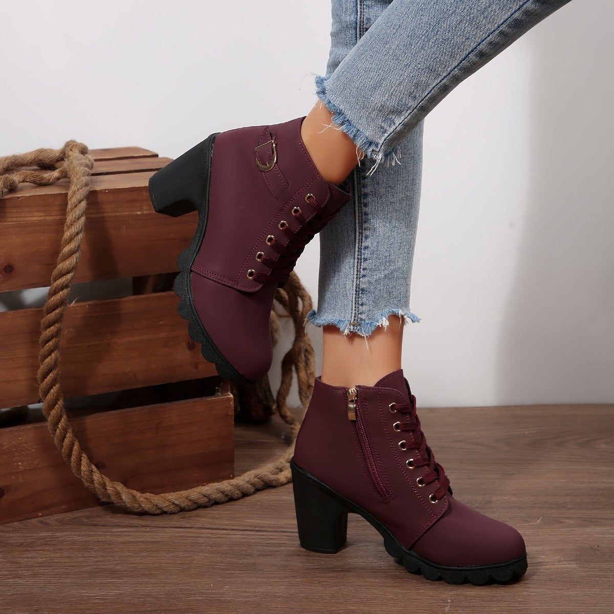 Women's Lace Up Combat Boots - Block Heel Round Toe Ankle Booties for Fall